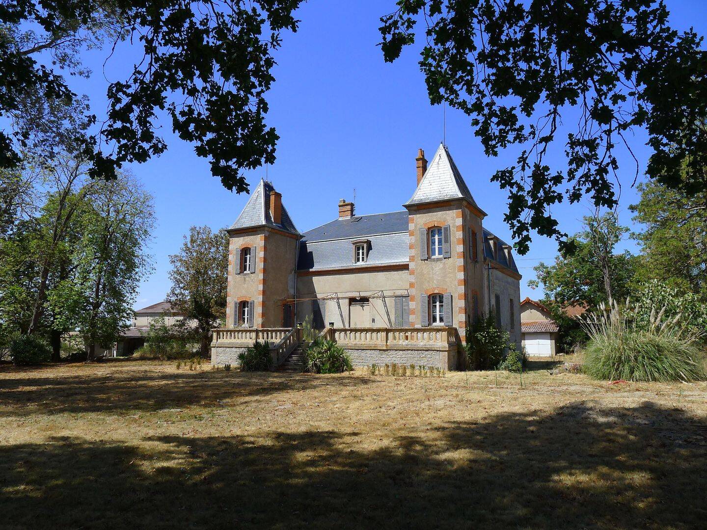 Maison 2 pièces 400 m² · à Marcigny · 400 m² · 399 000 €