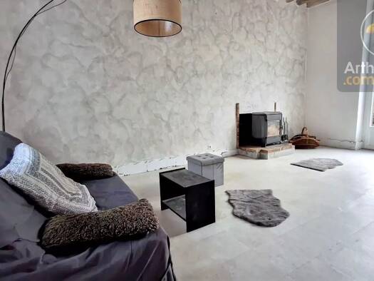 Maison à vendre 115 000 € 2 pièces 2 chambres 72 m² 648 m² de terrain La Ferté-Saint-Cyr 41220