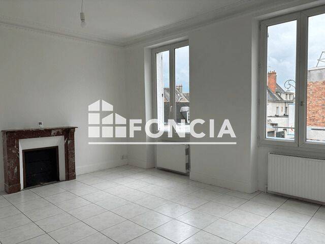 Appartement 3 pièces 95 m² · à Gien · 95,3 m² · 588 €