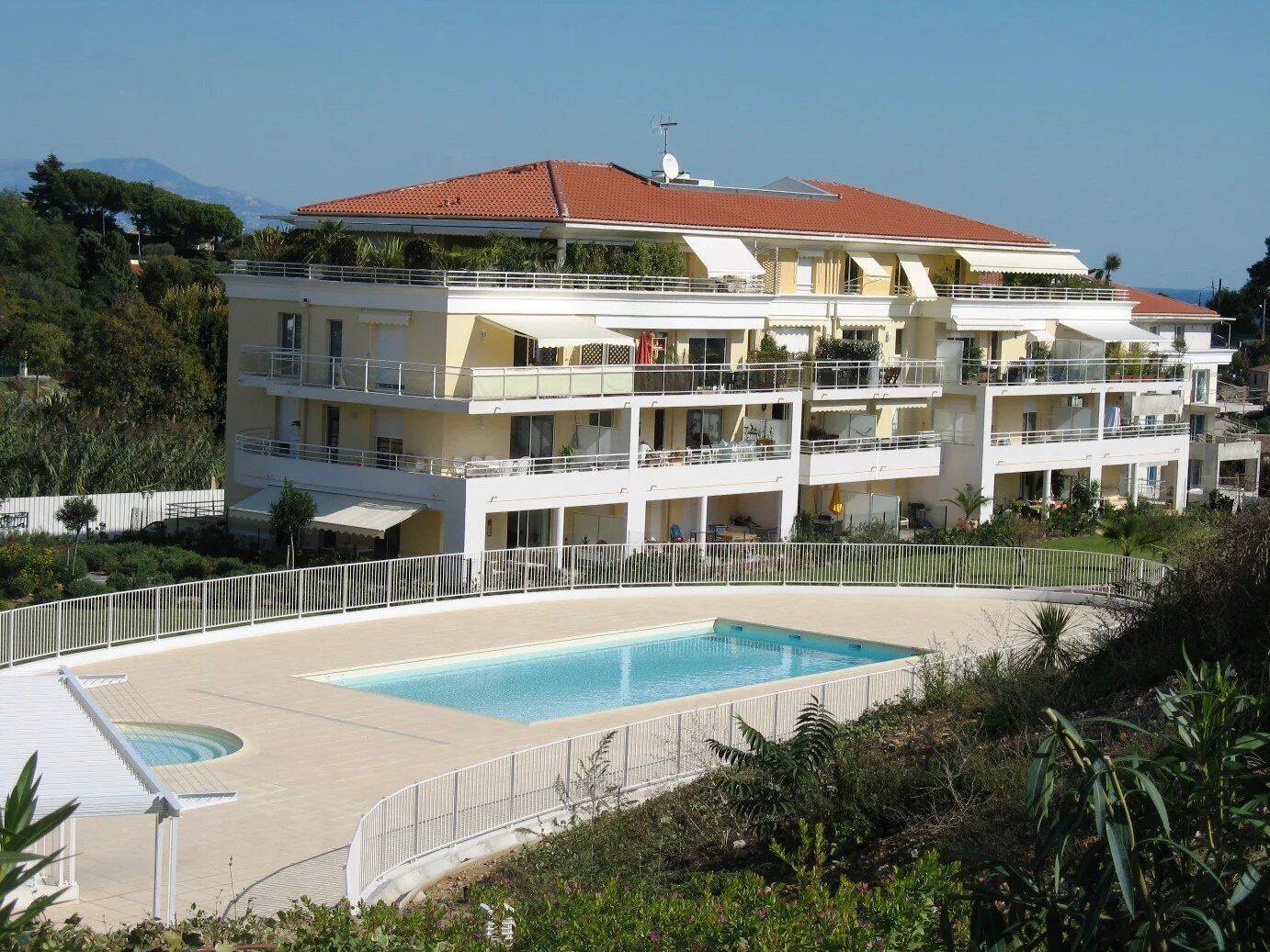 Appartement 2 pièces 52 m² · à Antibes · 51,7 m² · 1 100 €/mois