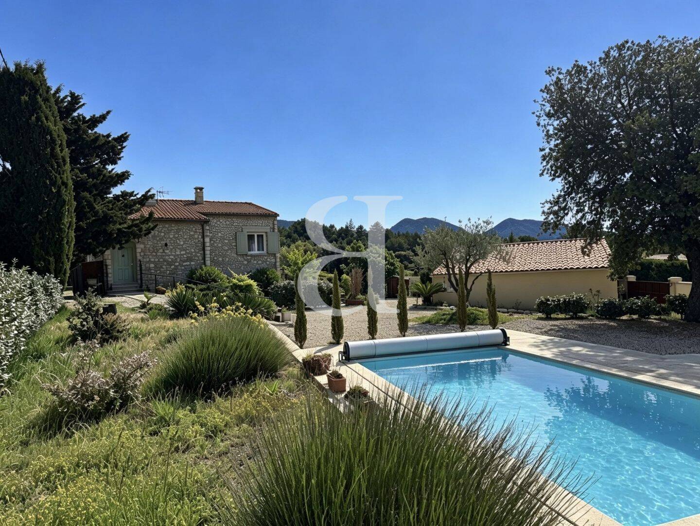 Maison 7 pièces 95 m² · à Saint-Pantaléon-les-Vignes · 95 m² · 550 000 €