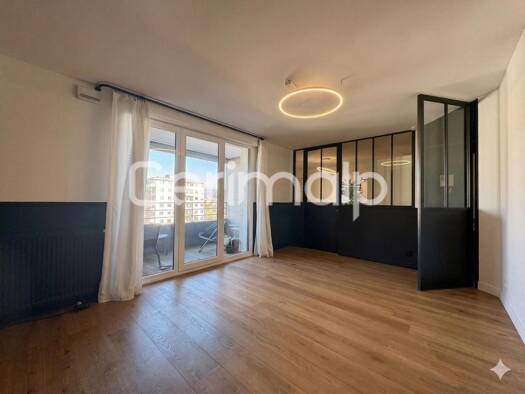 Appartement à louer 1 100 € 2 pièces 1 chambre 46 m² Étage 5/7 Fier Annecy 74000