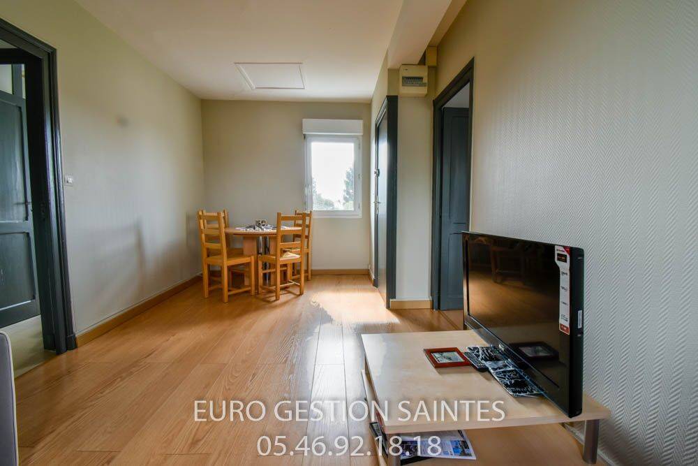 Appartement 2 pièces 32 m² · à Saintes · 32,4 m² · 480 €/mois