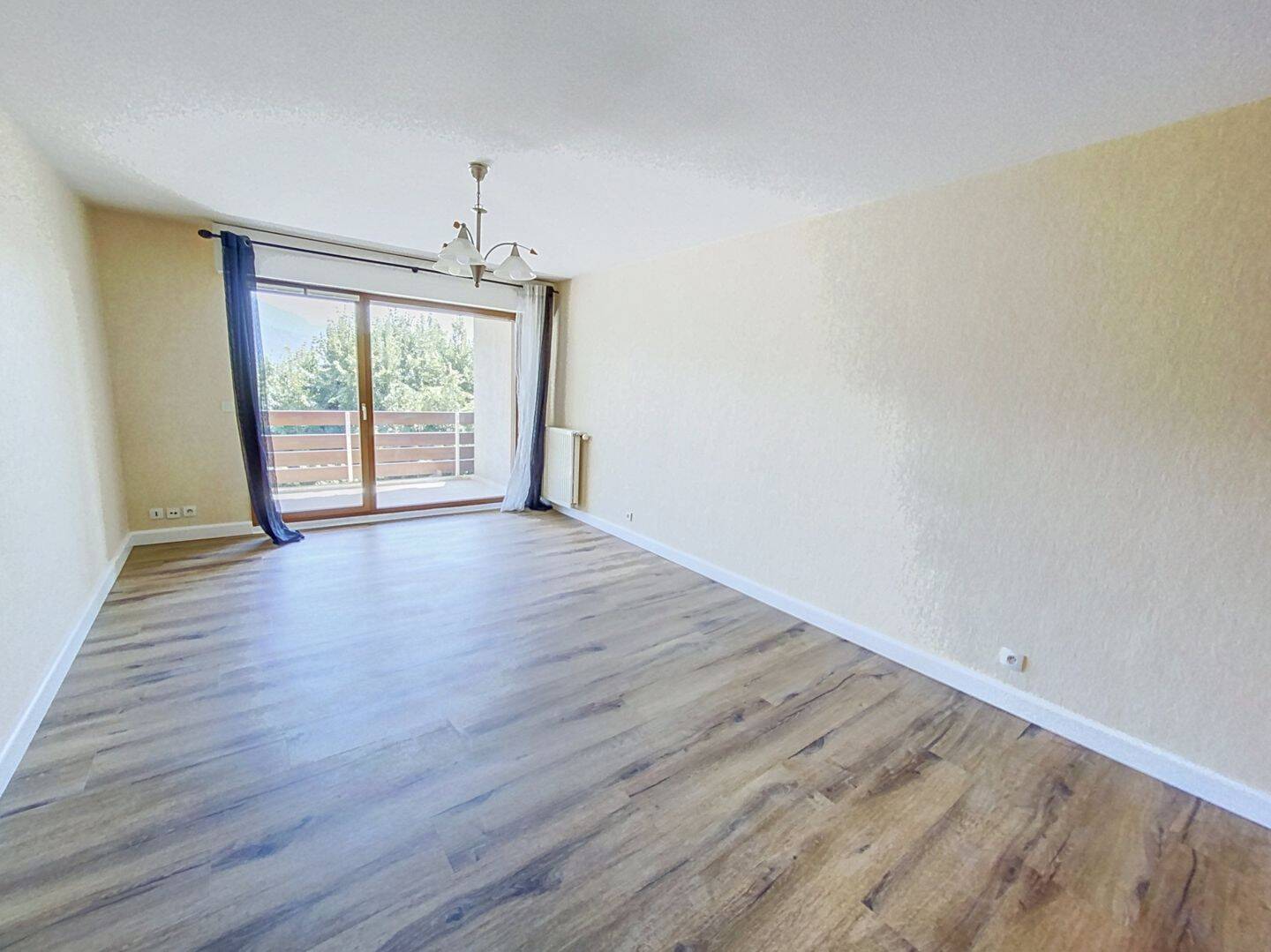 Appartement 2 pièces 50 m² · à Bassens · 49,9 m² · 848 €