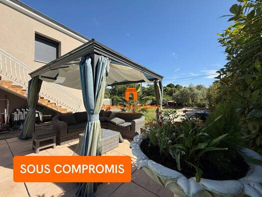 Maison à vendre 249 000 € 4 pièces 3 chambres 126 m² 862 m² de terrain Plateau Le Teil 07400