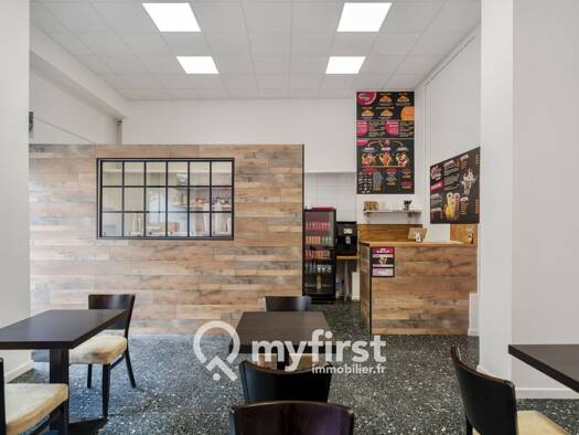 Local commercial à vendre 139 900 € 63 m² de surface de vente divisible Toulon 83100