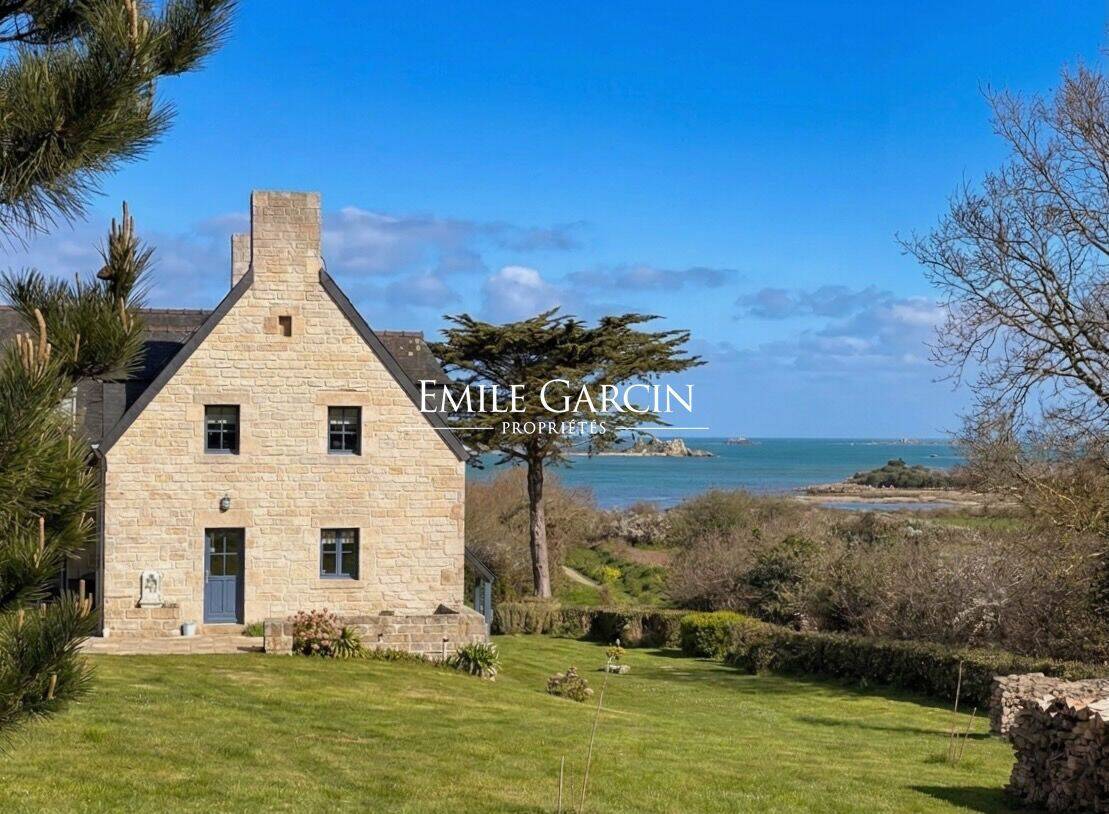 Maison 8 pièces 172 m² · à Plougrescant · 172 m² · 1 220 000 €