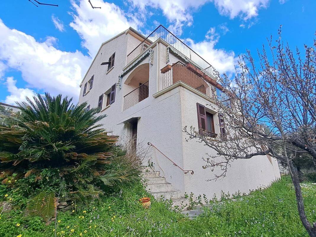 Maison 11 pièces 217 m² · à Pietra-Di-Verde · 216,6 m² · 422 000 €