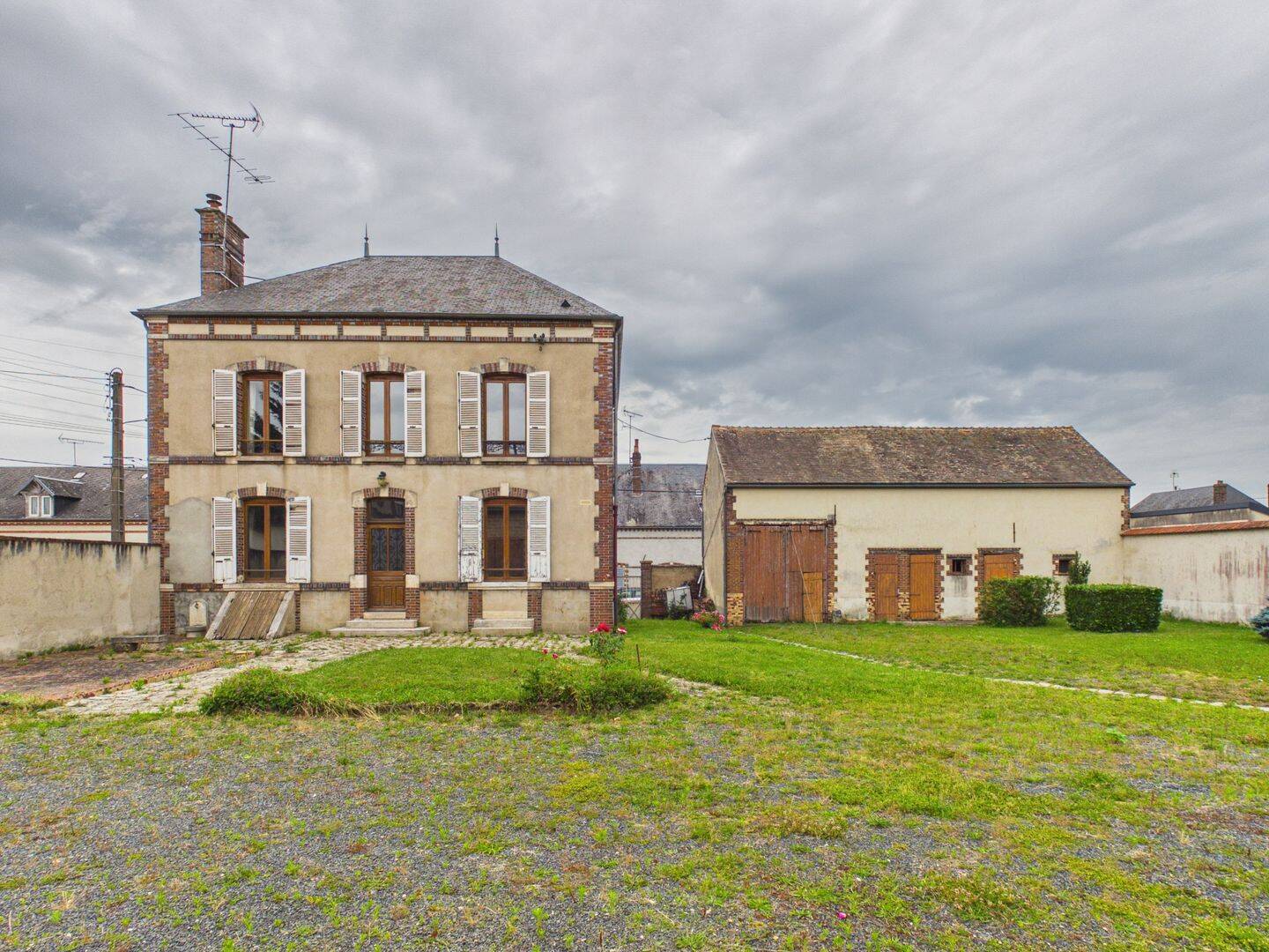 Maison 6 pièces 150 m² · à Courtenay · 150 m² · 180 000 €