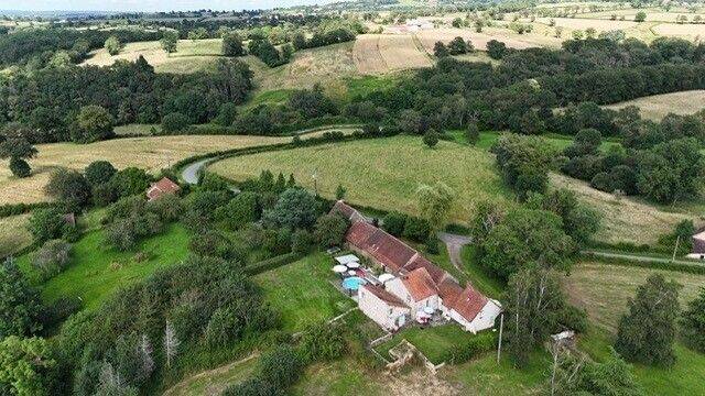Maison 7 pièces 167 m² · à Moureuille · 167 m² · 210 000 €