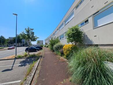 Appartement en viager occupé Bouquet 89 400 € 3 pièces 2 chambres 70 m² Sous le toit, Étage 1/1 Centre Ville Grigny 69520