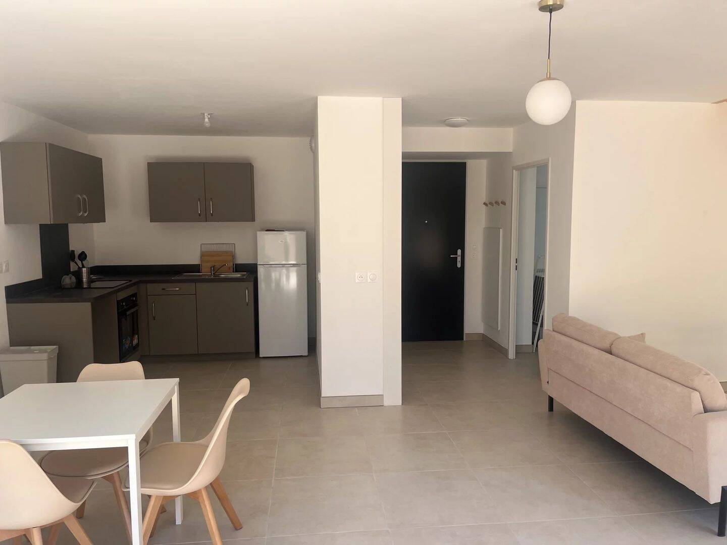 Appartement 4 pièces 90 m² · à Uzès · 90,1 m² · 1 110 €