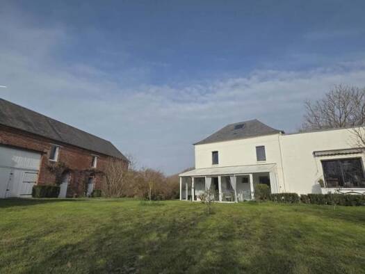 Maison à vendre 357 000 € 8 pièces 4 chambres 225 m² 1 337 m² de terrain Friaucourt 80460