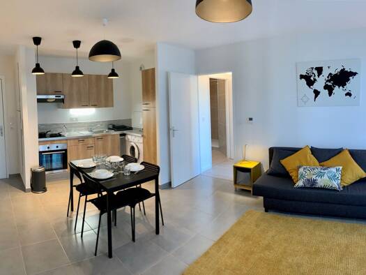 Appartement à louer 1 380 € 2 pièces 1 chambre 42 m² Étage 4/5 Ivry Port Centre Ivry-sur-Seine 94200