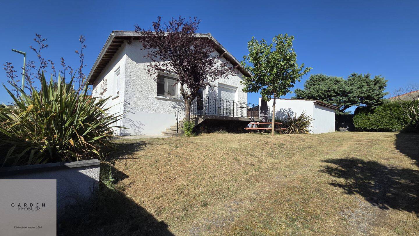 Maison 6 pièces 160 m² · à Valdurenque · 160 m² · 250 000 €