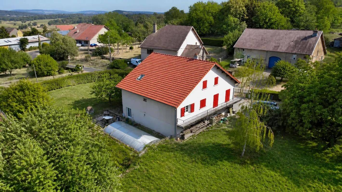 Maison 11 pièces 250 m² · à Arpenans · 250 m² · 240 000 €