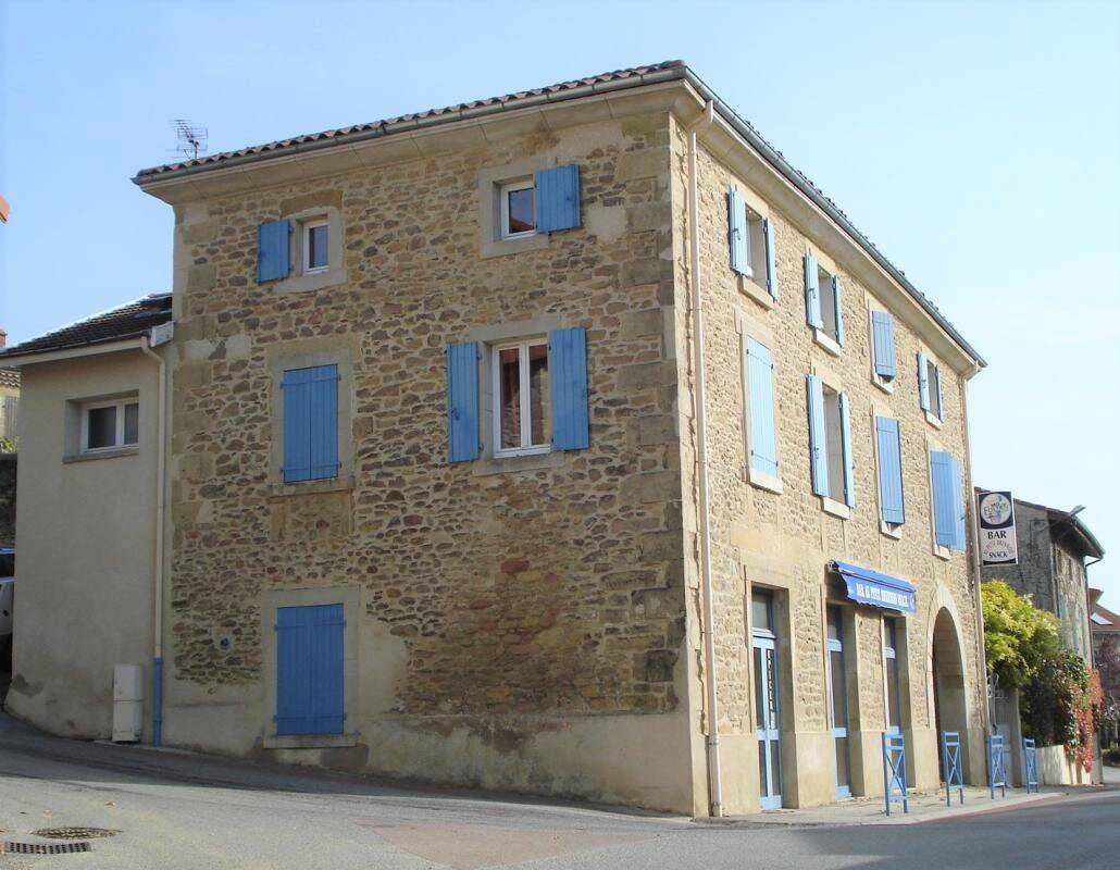 Maison 4 pièces 86 m² · à Bren · 86 m² · 596 €/mois