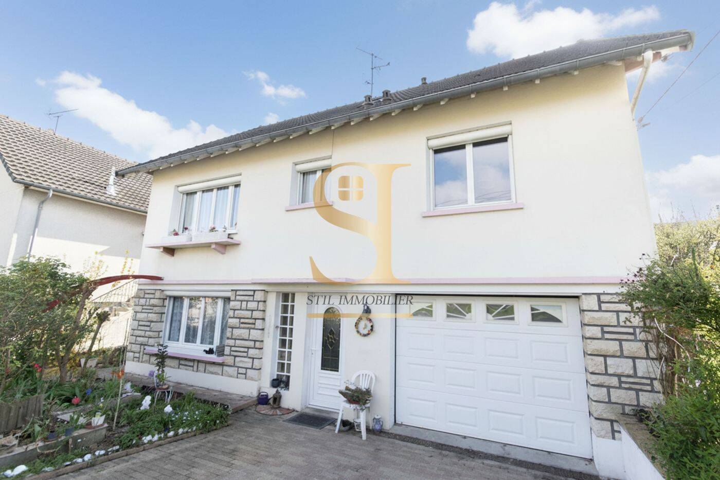 Maison 8 pièces 172 m² · à Viry-Châtillon · 172 m² · 369 900 €