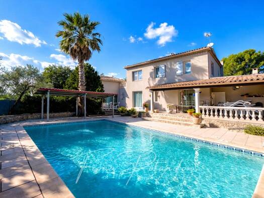 Villa à vendre 750 000 € 7 pièces 4 chambres 200 m² 2 003 m² de terrain Lauris 84360