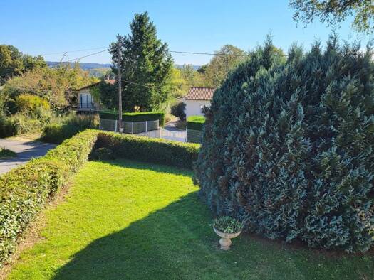 Maison de plain-pied à vendre 162 750 € 6 pièces 3 chambres 105 m² 1 000 m² de terrain Creysse 24100