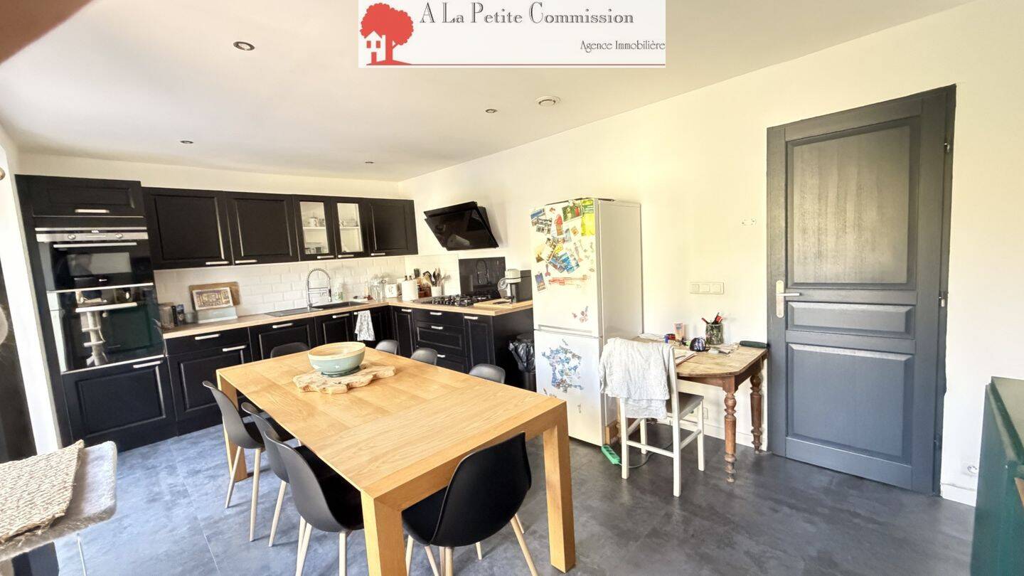 Maison 6 pièces 146 m² · à Chartres · 145,7 m² · 236 000 €