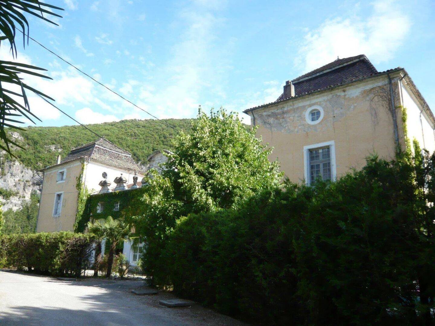 Appartement 6 pièces 149 m² · à Saint-Laurent-le-Minier · 149,3 m² · 180 000 €