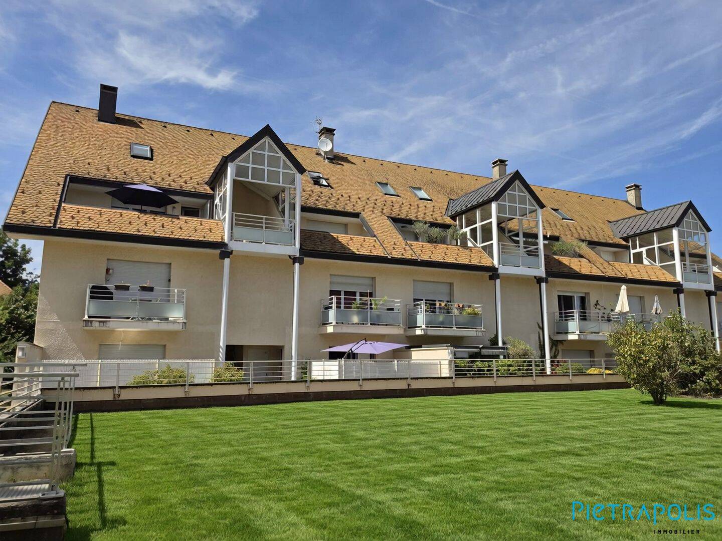 Appartement 6 pièces 186 m² · à Sauverny · 185,5 m² · 790 000 €