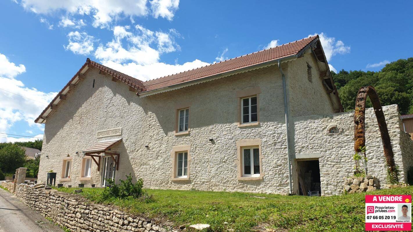 Maison 12 pièces 300 m² · à Vyt-lès-Belvoir · 300 m² · 253 000 €