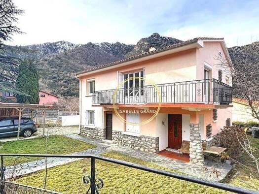 Villa à vendre 225 000 € 5 pièces 3 chambres 110 m² 478 m² de terrain Casteil 66820