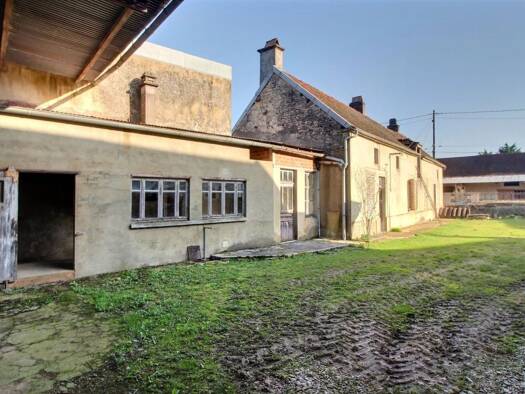 Maison à vendre 60 000 € 6 pièces 3 chambres 275 m² de terrain Balnot-la-Grange 10210