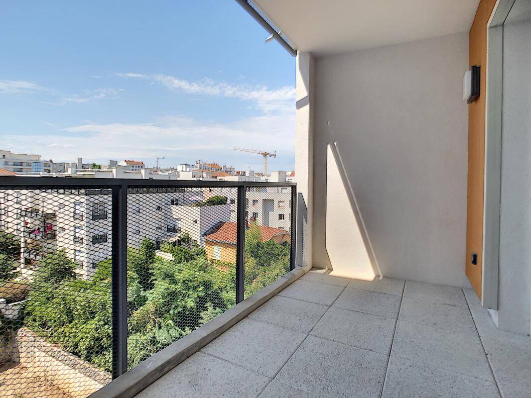 Appartement 2 pièces 38 m² · à Lyon 8ème Arrondissement · 38 m² · 700 €/mois