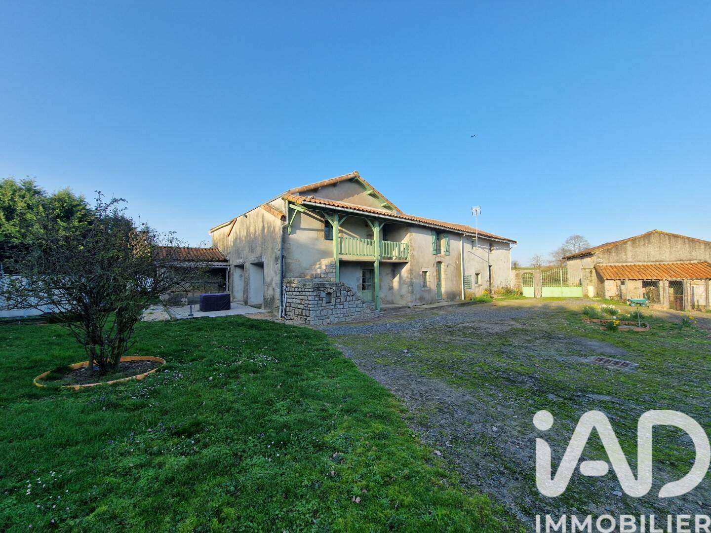 Maison 6 pièces 195 m² · à La Chapelle-Saint-Laurent · 194,5 m² · 183 500 €