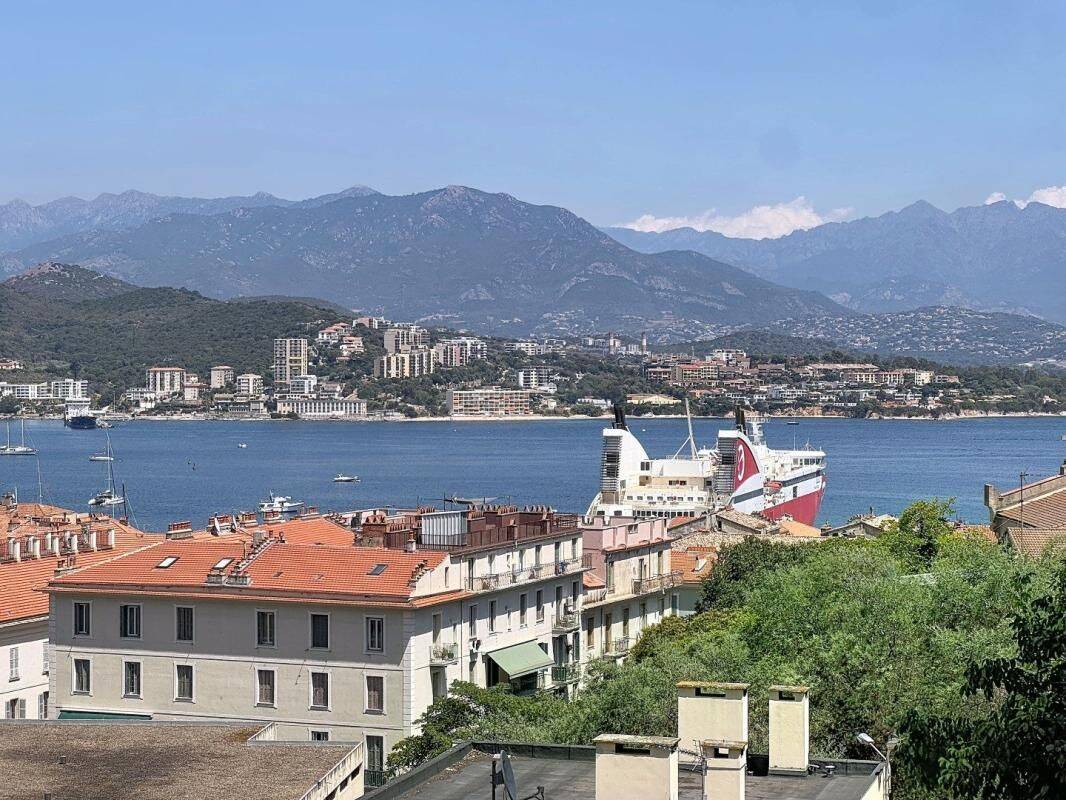Appartement 2 pièces 54 m² · à Ajaccio · 54 m² · 895 €