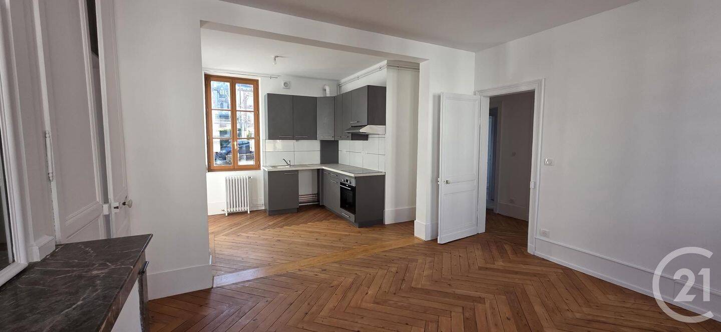 Appartement 4 pièces 81 m² · à Fécamp · 80,9 m² · 900 €/mois