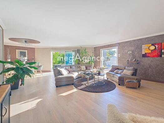 Maison à vendre 423 000 € 7 pièces 3 chambres 172 m² 527 m² de terrain Bretagne Cholet 49300