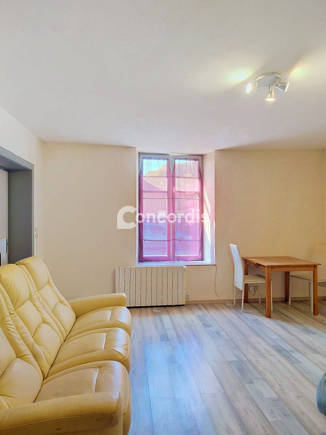 Appartement 1 pièce 45 m² · à La Vôge-les-Bains · 45 m² · 350 €/mois