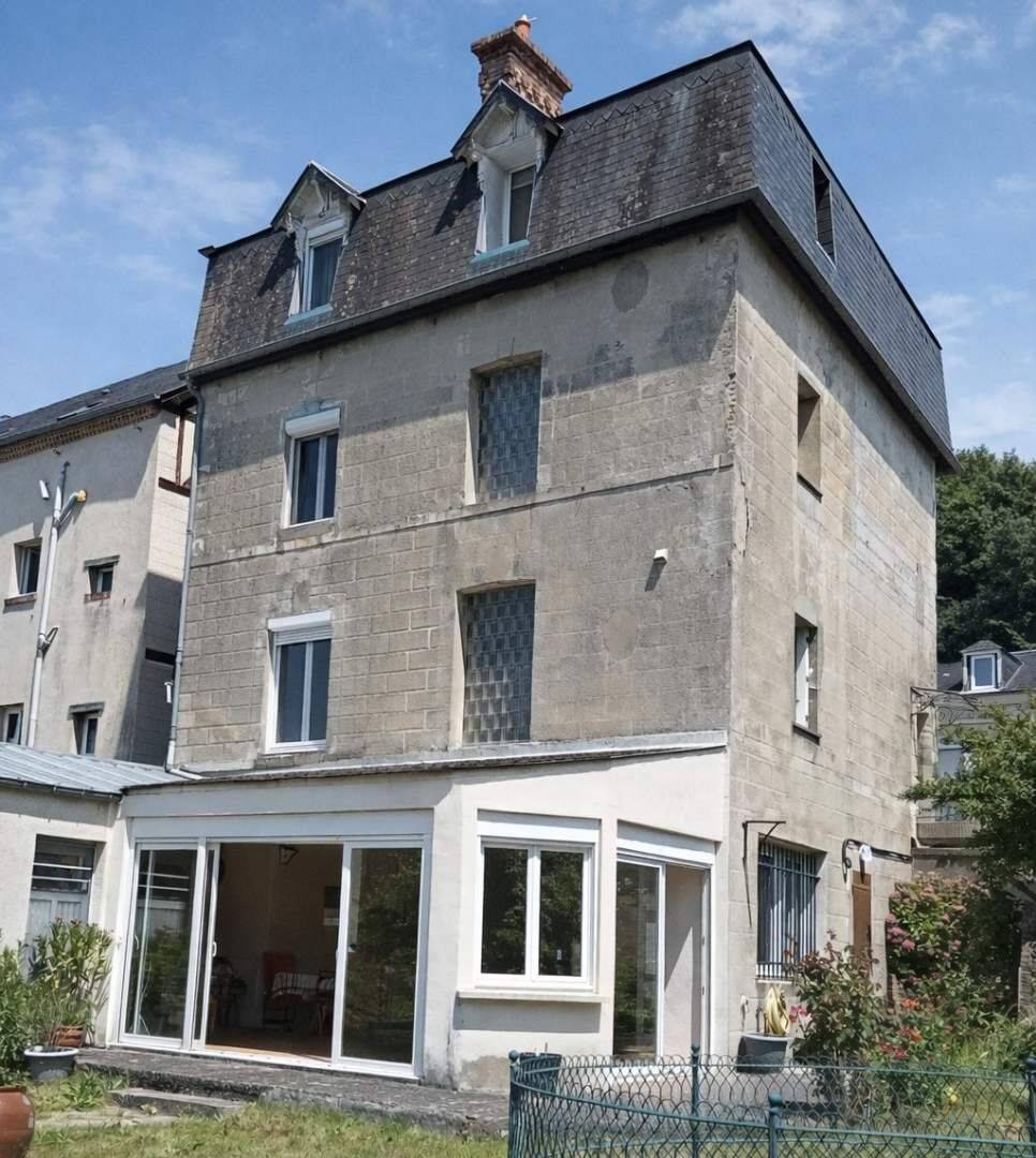 Maison 8 pièces 212 m² · à Lisieux · 212 m² · 285 000 €