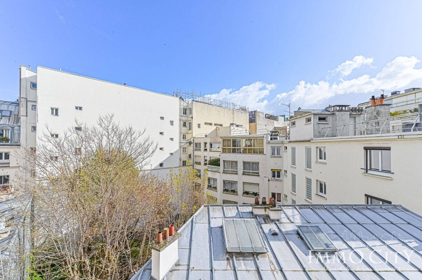 Appartement 2 pièces 30 m² · à Paris 7ème Arrondissement · 29,7 m² · 335 000 €