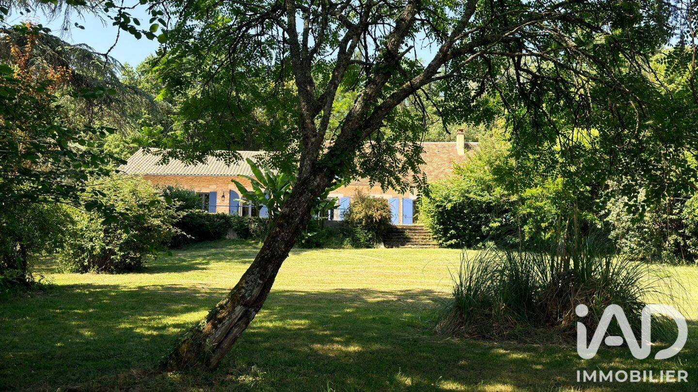 Maison 9 pièces 326 m² · à Lembras · 326 m² · 469 000 €