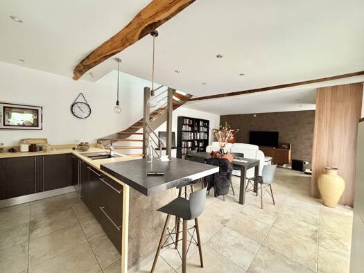 Maison à vendre 198 000 € 3 pièces 2 chambres 80 m² 180 m² de terrain Brignac-la-Plaine 19310