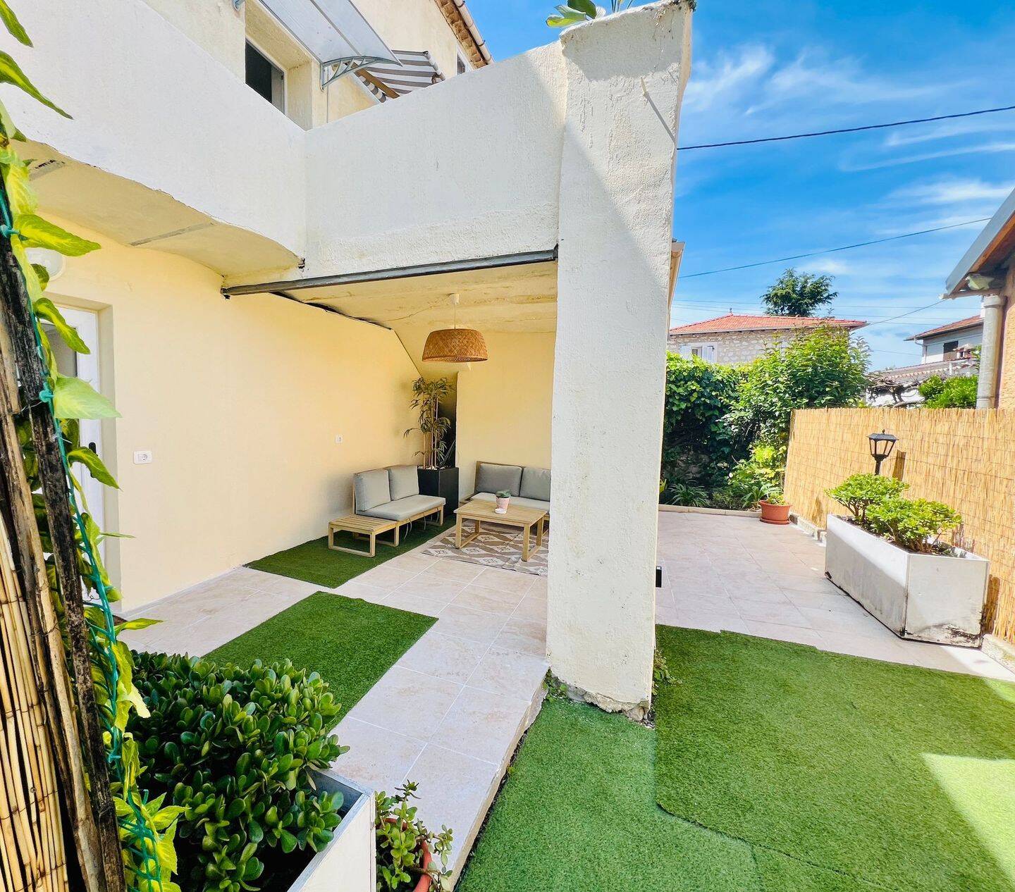 Maison 8 pièces 193 m² · à Cagnes-sur-Mer · 193 m² · 889 000 €
