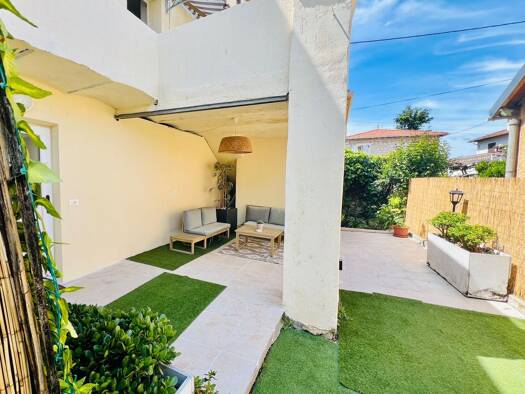 Maison à vendre 889 000 € 8 pièces 5 chambres 193 m² Saint Jean-Les Vallières Cagnes-sur-Mer 06800