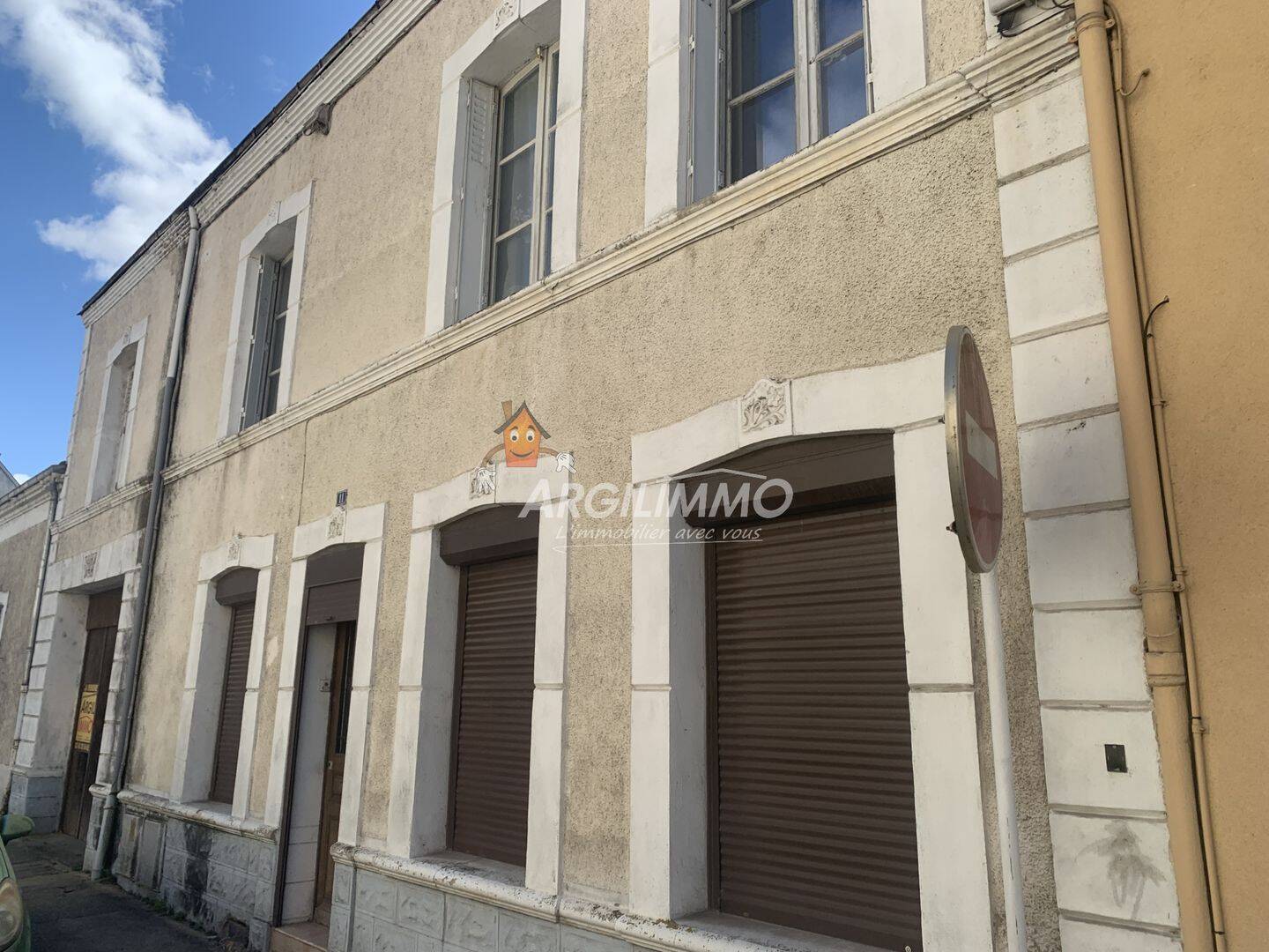 Maison 5 pièces 132 m² · à Saint-Calais · 131,6 m² · 69 500 €