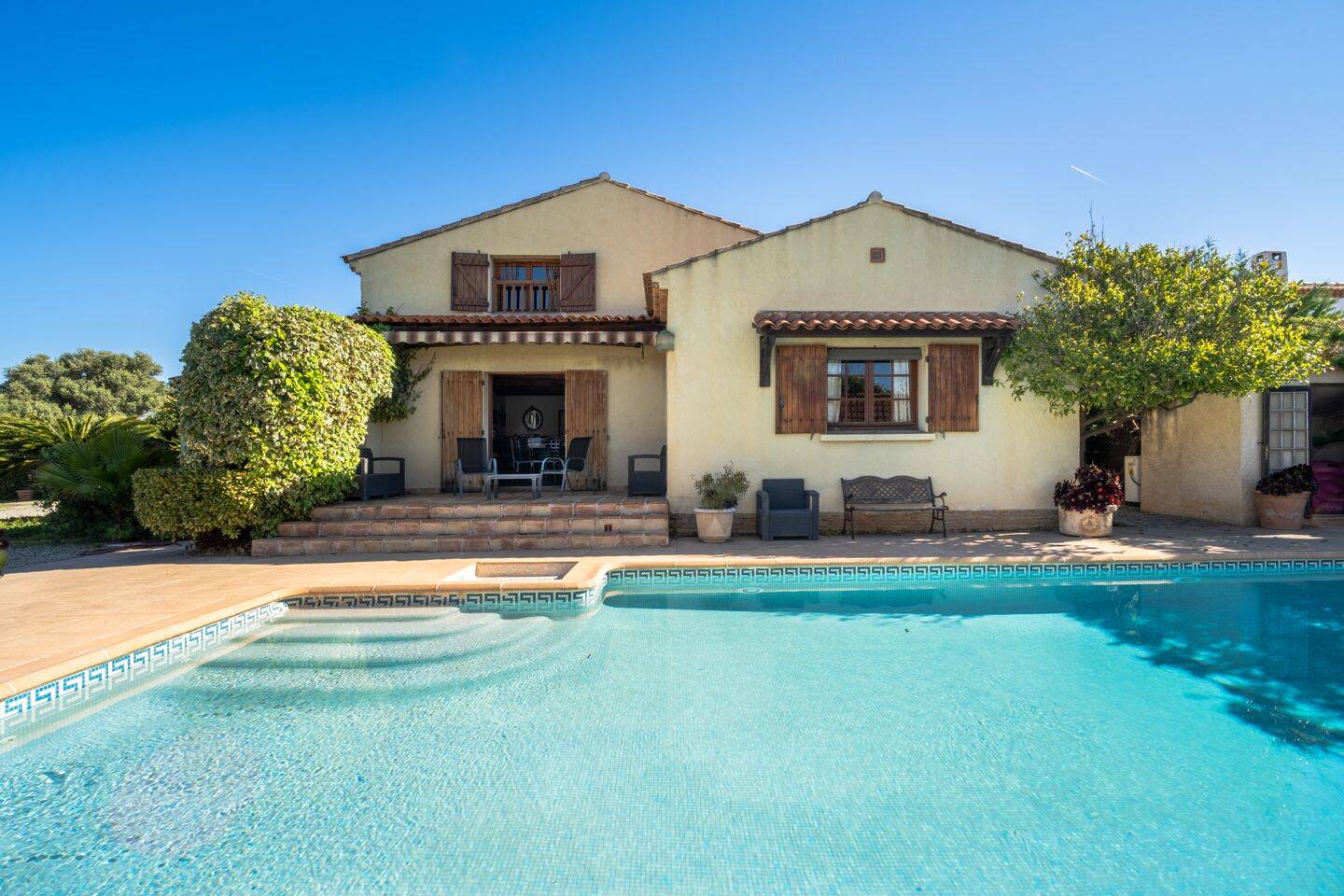 Maison 8 pièces 220 m² · à Six-Fours-les-Plages · 220 m² · 936 000 €