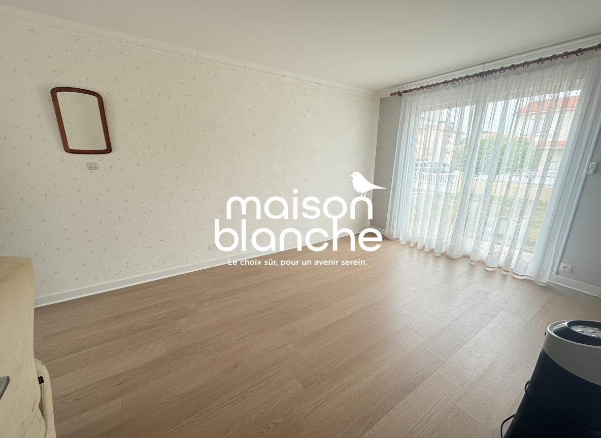 Maison 4 pièces 73 m² · à Châtillon-sur-Thouet · 73 m² · 670 €