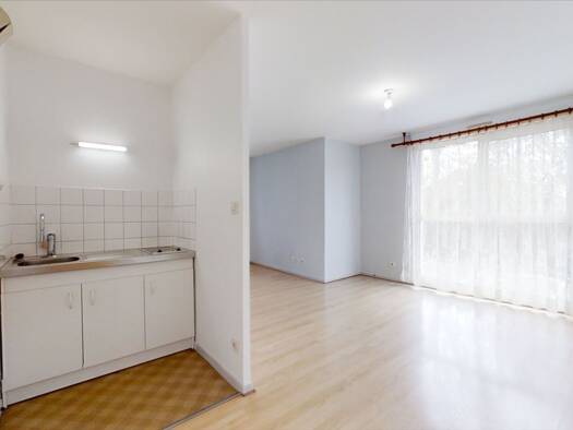 Appartement à louer 537 € 1 pièce 1 chambre 40 m² RDC Montrapon - Montboucons Besançon 25000