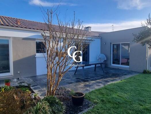 Maison de plain-pied à vendre 462 800 € 6 pièces 4 chambres 159,1 m² 714 m² de terrain Le Centre Bouaye 44830