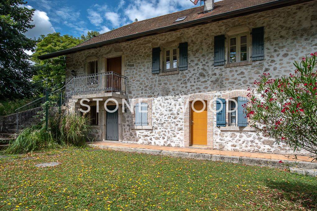 Maison 8 pièces 247 m² · à La Roche-sur-Foron · 246,5 m² · 798 000 €