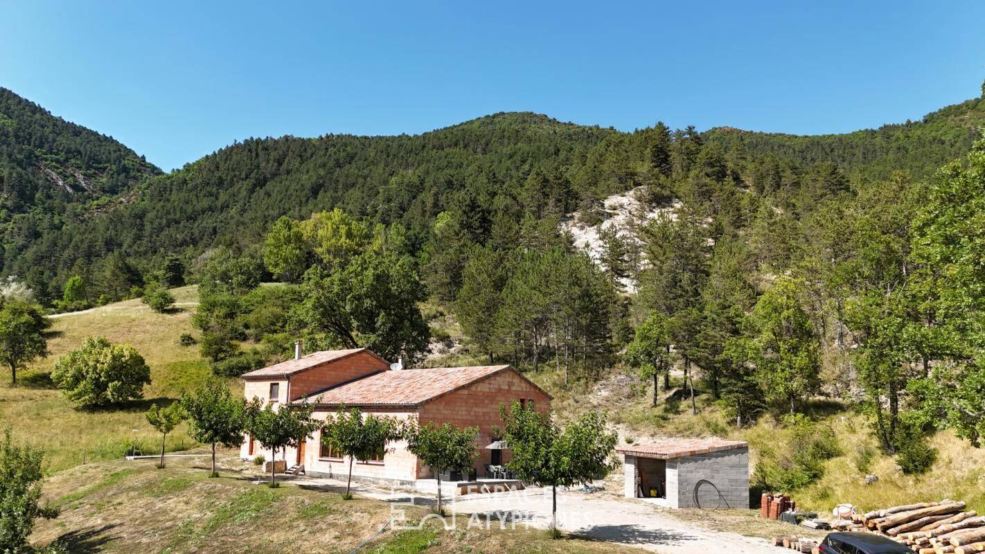 Maison 9 pièces 295 m² · à Die · 295 m² · 550 000 €