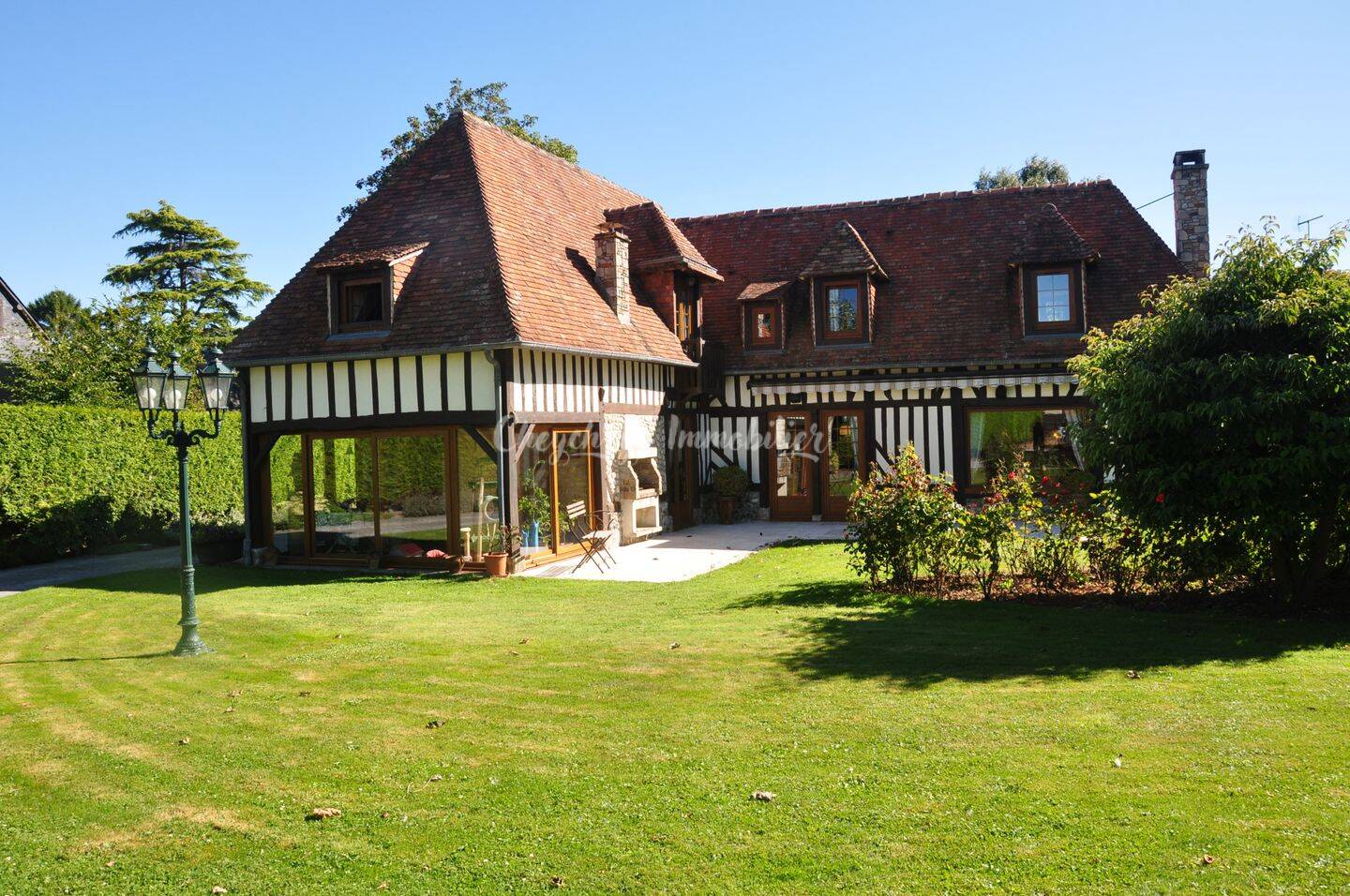 Maison 5 pièces 214 m² · à Équemauville · 214,3 m² · 690 000 €